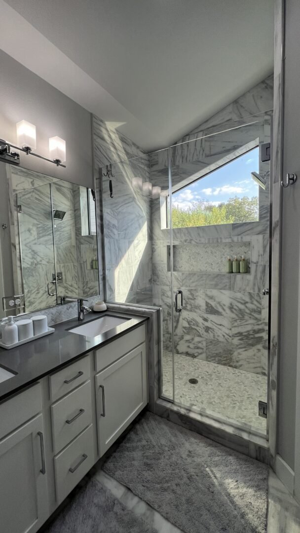 Primary ensuite bathroom