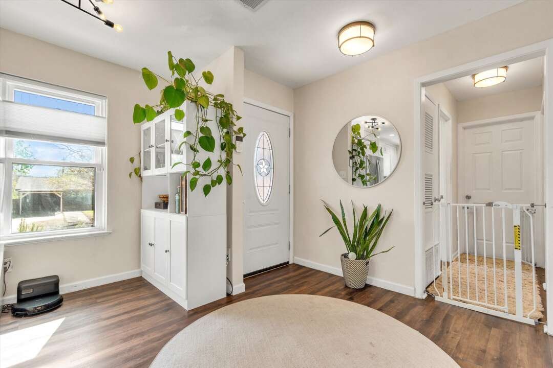 Entry / Foyer