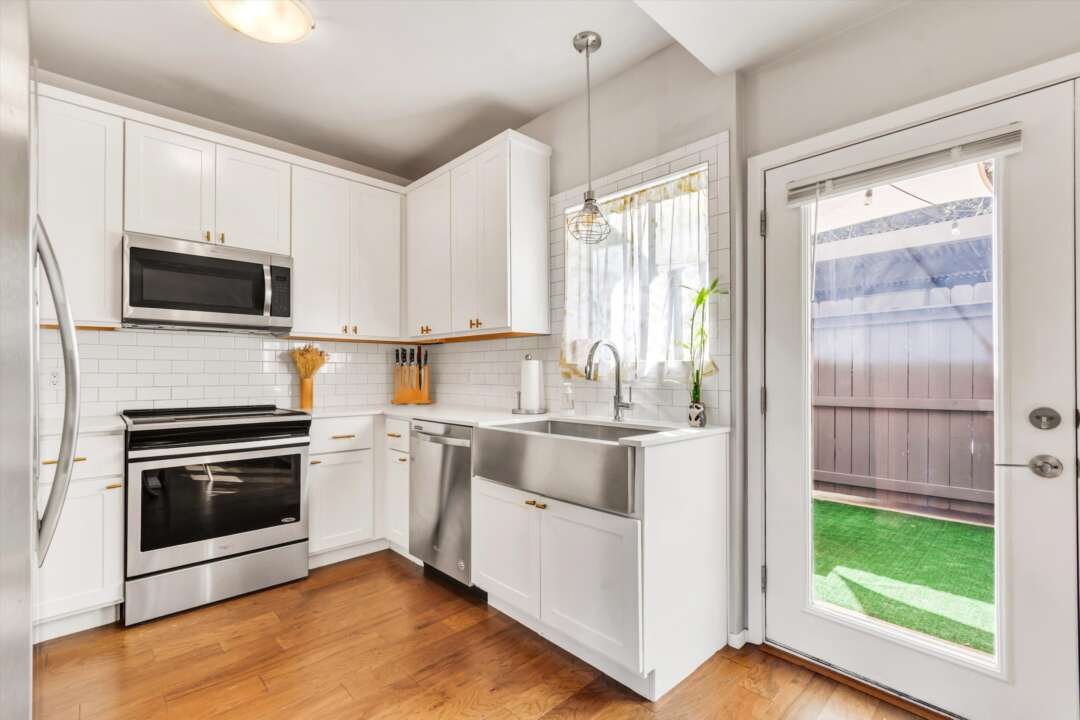 Kitchen alt angle