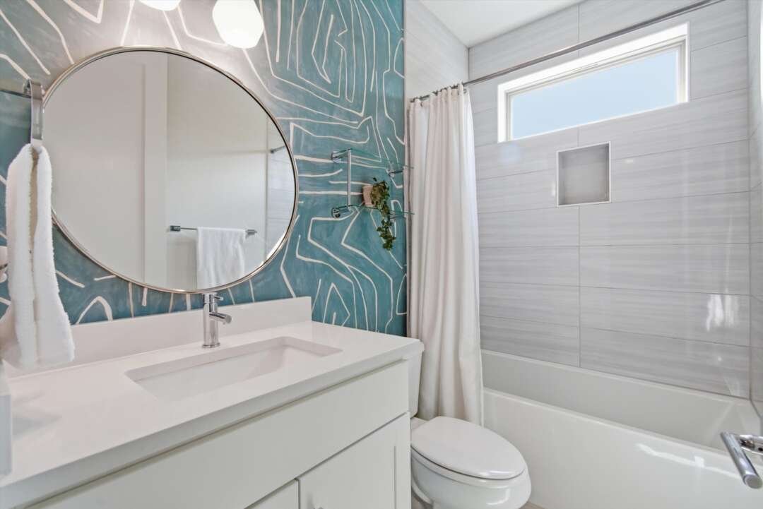 Junior suite ensuite bathroom with tile detail
