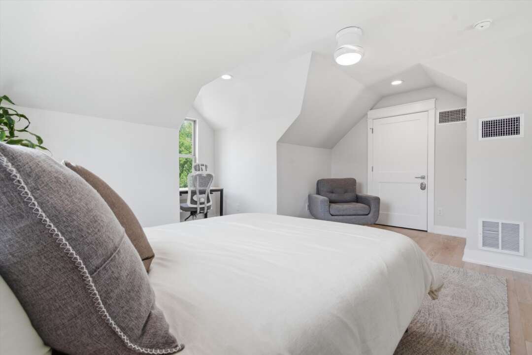 Third-level vaulted bedroom alternate angle