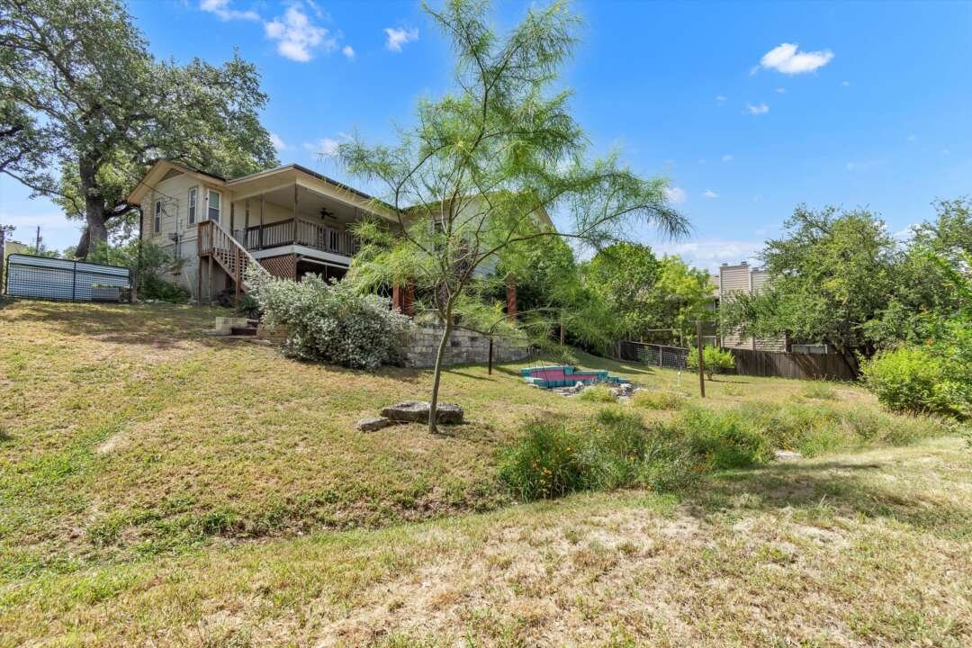 The oversized backyard lot at 6929 Chinook
