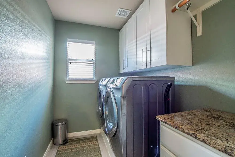 Laundry room at 13817 Glen Mark Dr