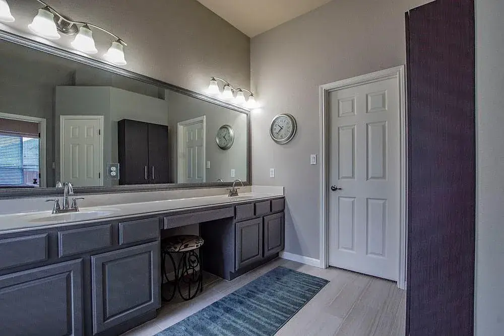 Primary bathroom at 13817 Glen Mark Dr