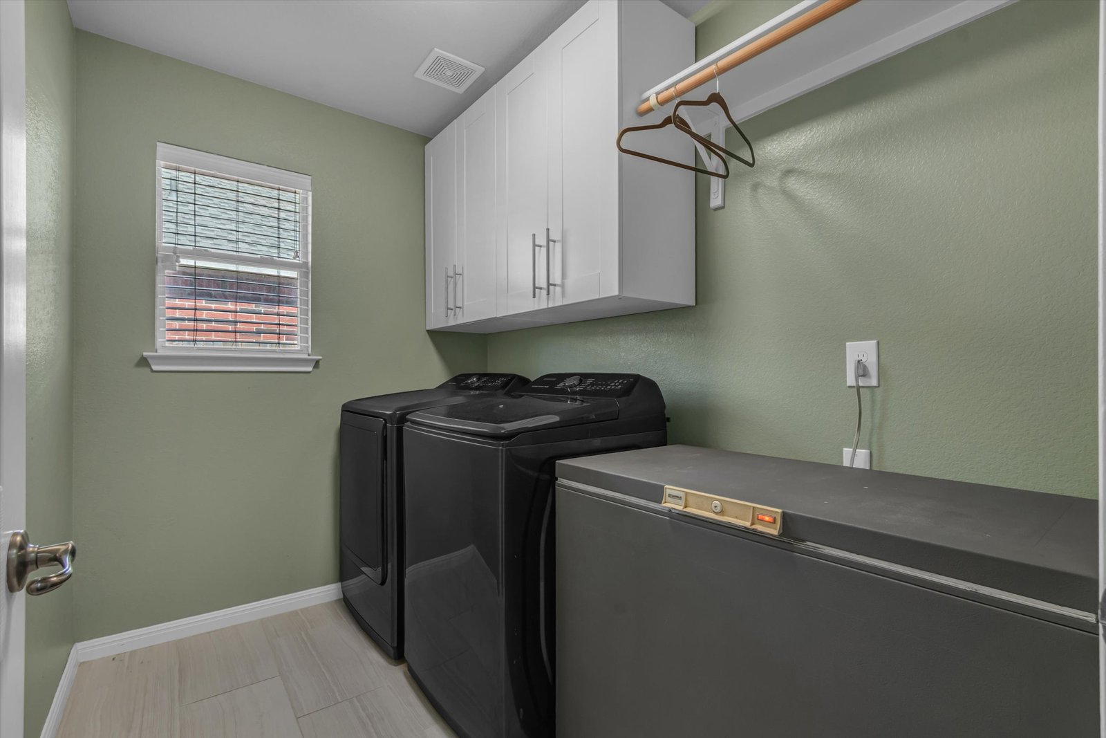 Laundry Room at 13817 Glen Mark Dr