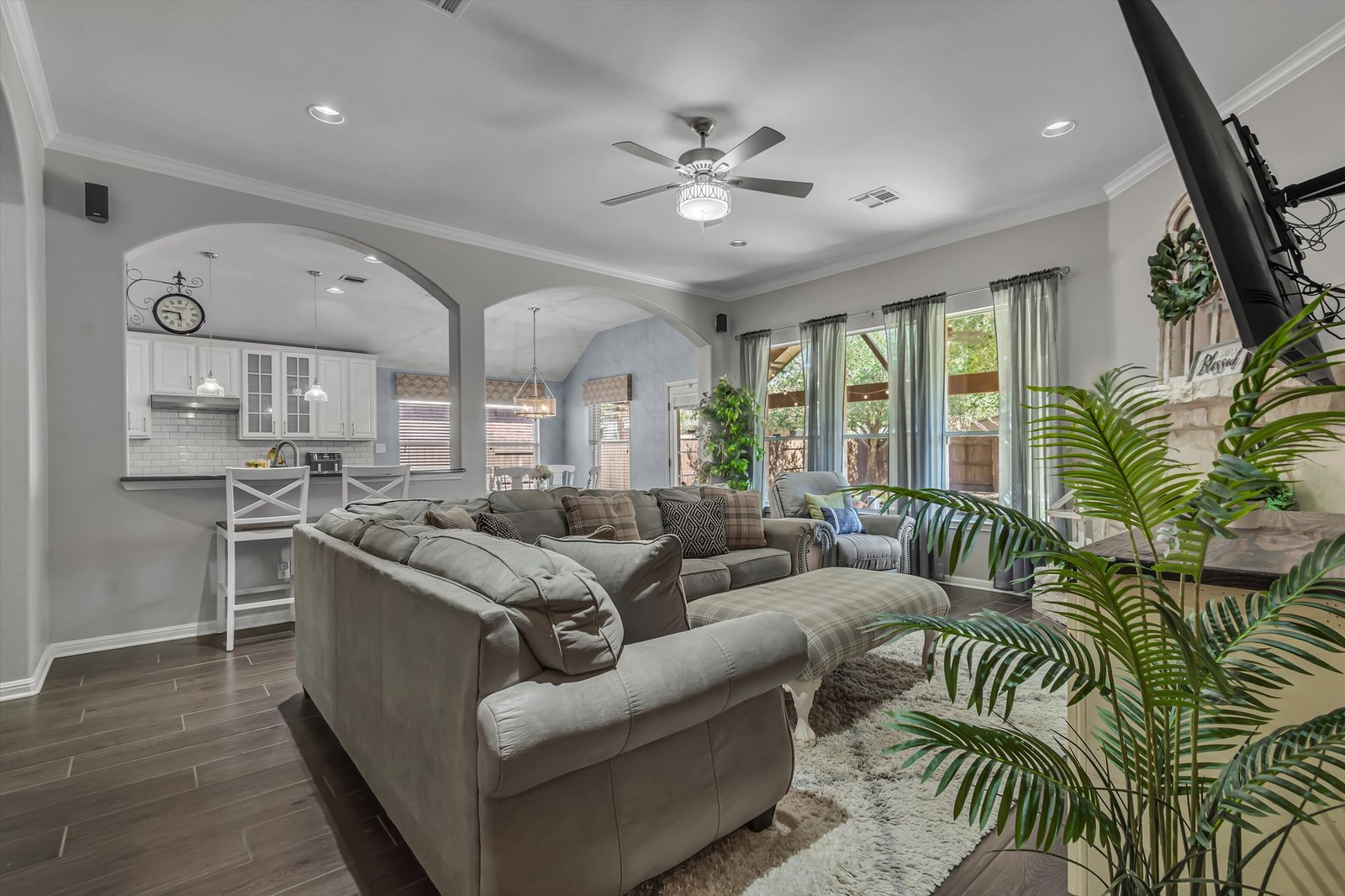 Open Living at 13817 Glen Mark Dr