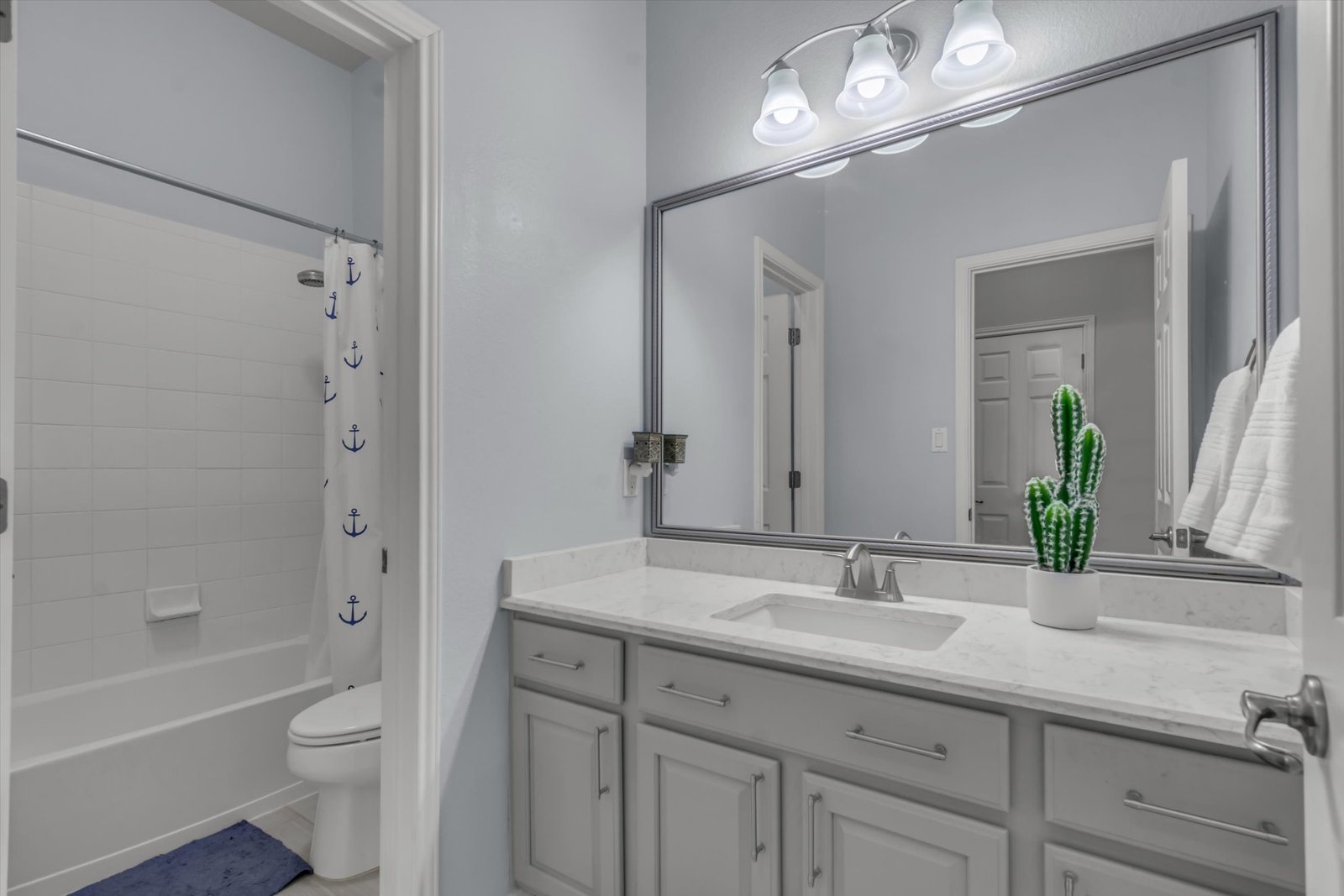 Second Full Bath at 13817 Glen Mark Dr