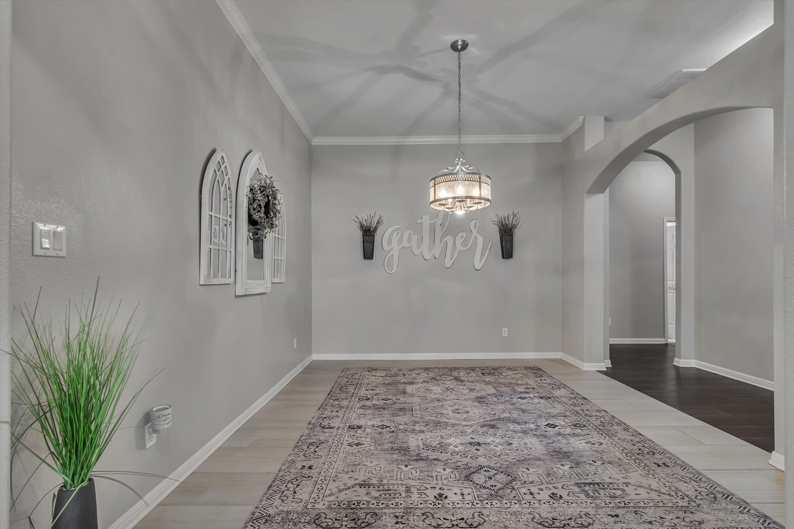 Flexible room at 13817 Glen Mark Dr