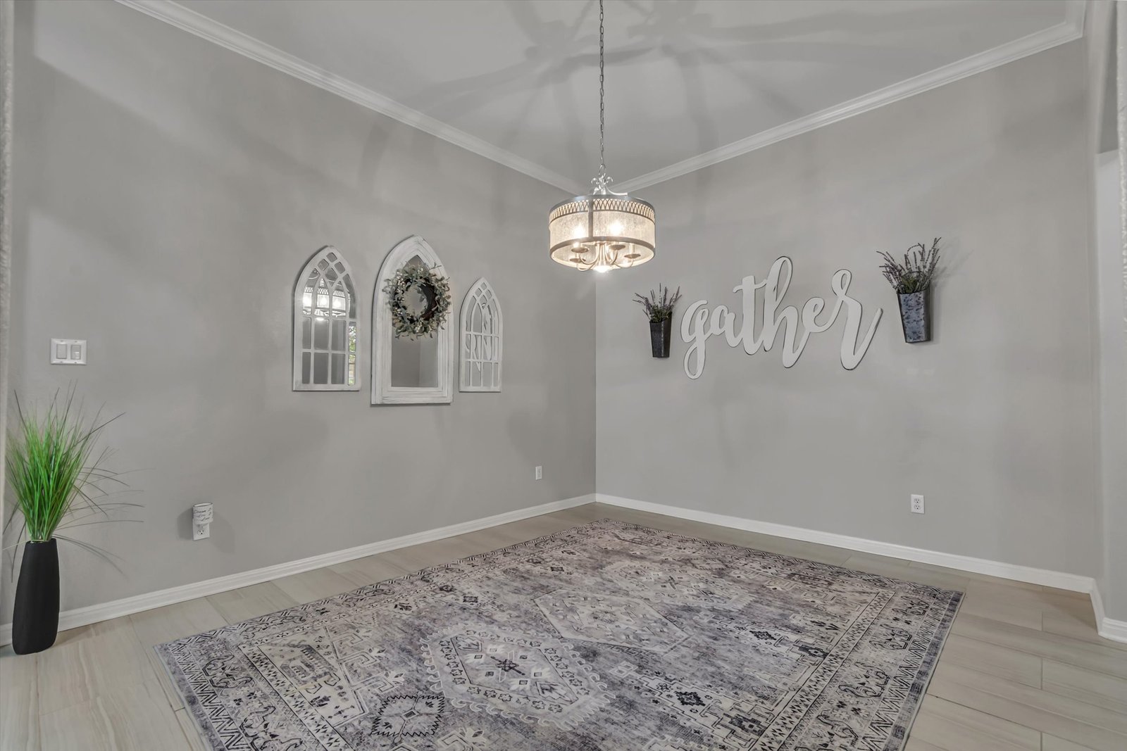 Flexible room at 13817 Glen Mark Dr