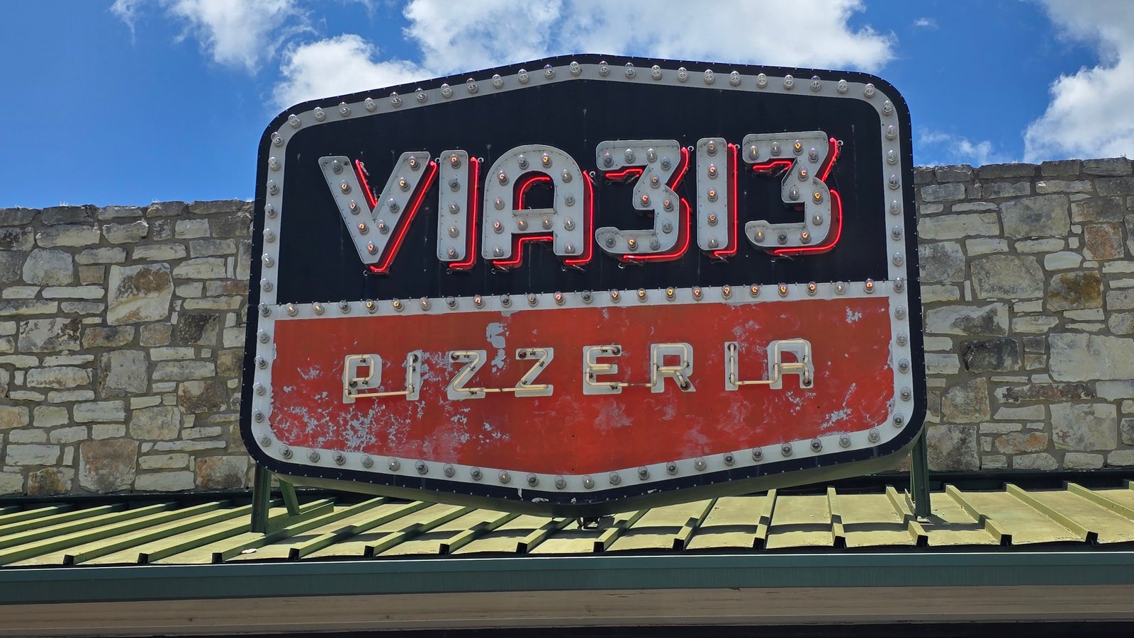 Via 313 Pizza sign &ndash; Oak Hill